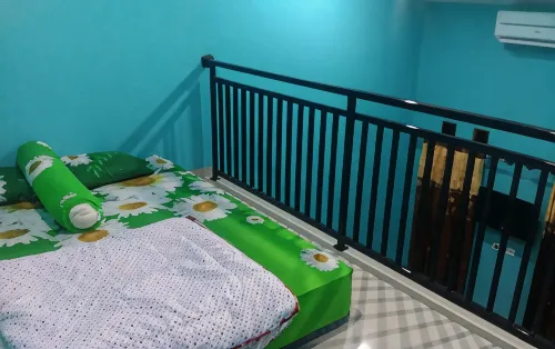 Penginapan Keluarga 215