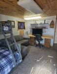 Cozy 3-bedroom cabin in wonderful Perham with WiFi, AC and great fishing! - Chalets