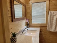 Cozy cottage in awesome Greenville with WiFi, AC