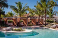 Islander Resort - Beach