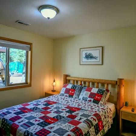 Charming 3-bedroom house with fenced yard
