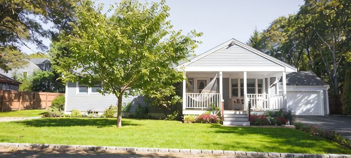 Relax by Oak Bluffs Harbor, enjoy your 3-bedroom East Chip retreat Hotels in Oak Bluffs