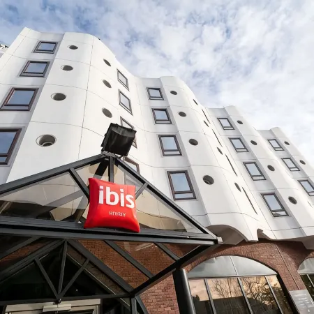 Ibis Portsmouth Centre Отели рядом с достопримечательностью «Корабль-музей HMS Victory»