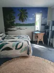 Quiet studio. Park up and walk to beach, shops, cafés & bars! - Homestays