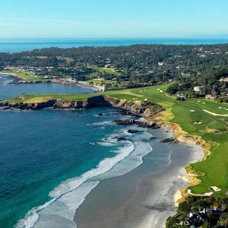 Modern Cozy Pebble Beach Studio with Premium Amenities and WiFi