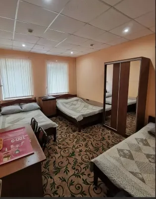 Uyut Hotel - Inns