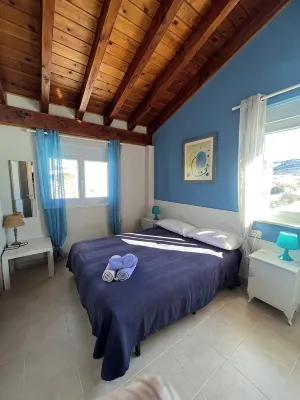 Self catering Llosa for 10 people