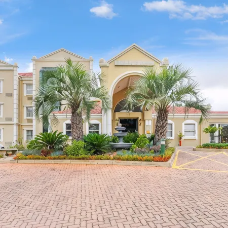 Mercure Johannesburg Midrand Hotel Отели в г. Мидранд