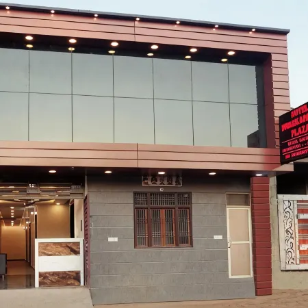 Hotel Dwarkadhish Plaza