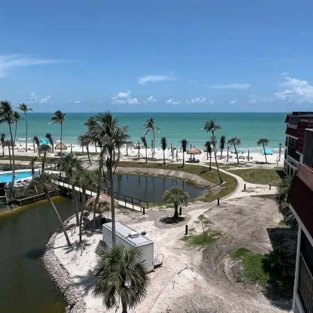Luxurious Penthouse condo @ Pointe Santo with magnificent ocean and garden views