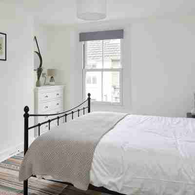 Beautiful 4 bedroom cottage near the beach in Whitstable Rooms