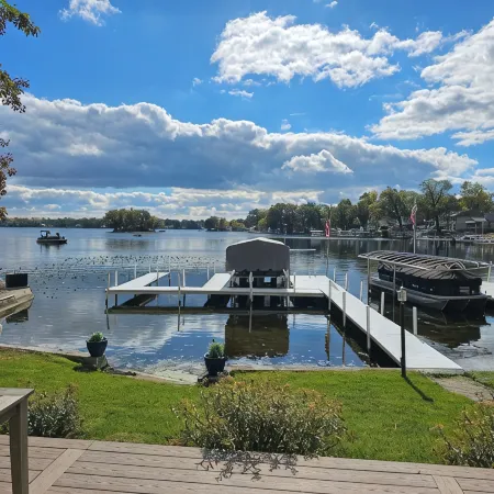 All-Sports Lakefront, Pier/Slip, Kayaks, 3Bd/2.5Ba, Sleeps 10
