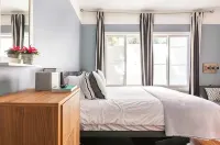 Central Guest Favorite: Walk to Everything: Steps from Valencia & Hayes Valley - Holiday Apartments