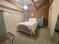 Downtown Yankton loft, perfect to gather, unwind, and create lasting memories.