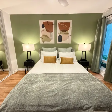 Oceanfront Escape - Steps to Beach - Stunning Views & Balcony