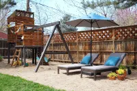 4Br Olde Town ~ Firepit ~ Outdoor Heated Dining ~ Playset