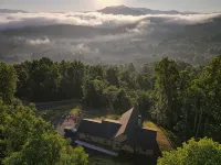 Private Retreat on 7 Acres, Mountain Views, Firepit, King Bed, Sleeps 6. - Mountain view