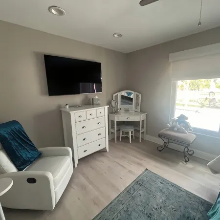 Charming 3-bedroom pool home on the lake with spectacular sunsets & close to all