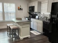 New Lovely Lockhart Home with a Lawn Ξενοδοχεία στην πόλη Lockhart