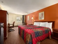 Knights Inn Tucker