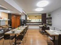 Aparthotel Senator Barcelona Hotels near FGC - Muntaner