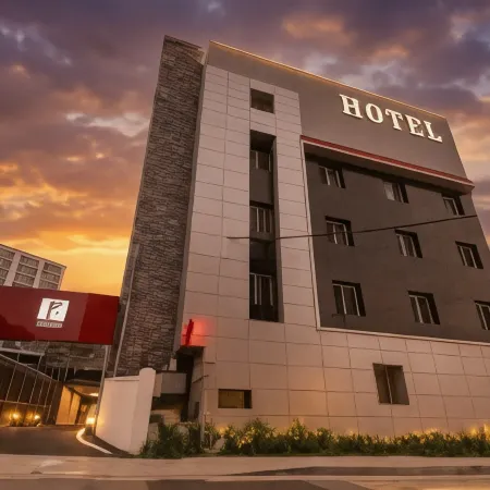 Busan Gijang Hotel Feoh Отели рядом с достопримечательностью «Храм Пэкдуса»
