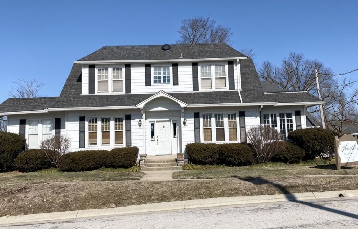 Hot Tub and Private Pool, 7 Bedroom, 4 Bathroom Home. Sleeps 16 comfortably.