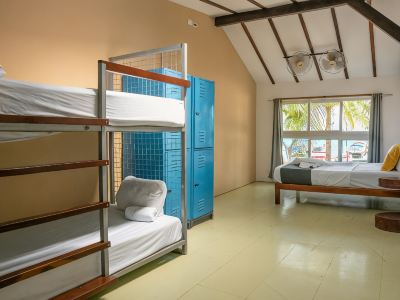 The Yak Lake House - Hostal