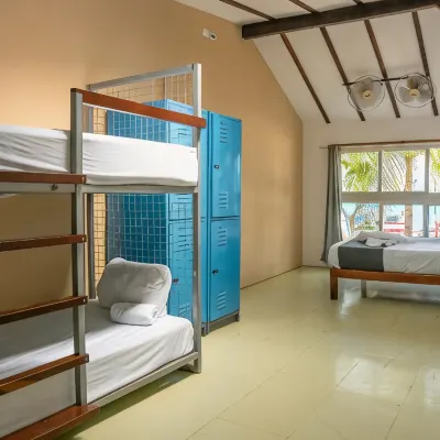 The Yak Lake House - Hostal Hotels near Lake Bacalar