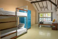 The Yak Lake House - Hostal - WiFi