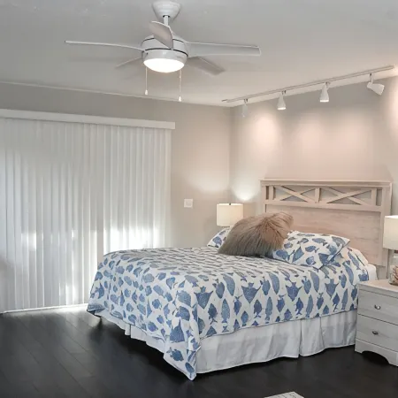 Beachy Getaway–Cozy, Clean & Equipped w/ All Essentials! Relax, Enjoy & Refresh!