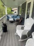 Cozy bungalow in Marquette w/ hot tub. Minutes from Lake Superior and downtown. - نادي رياضي