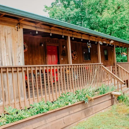 "Our Life" Creekside, Trout Fishing, Fire Pit, Hot Tub, WiFi and More...