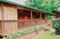 "Our Life" Creekside, Trout Fishing, Fire Pit, Hot Tub, WiFi and More...