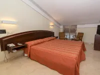 Hotel San Antonio Hotels in Альбасете