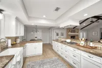 Spacious Modern Cottage Perfect for Families & Pets ~ Gated Parking ~ Sleeps 9+ - 4 stjerner