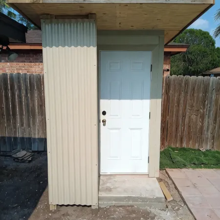 Charming 3-bedroom house in lovely McAllen with AC, WiFi, Swimming pool.