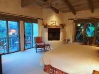Elegant, Private, Close to Town,  Sun Valley Home Right On Trail Creek! - 무료 와이파이