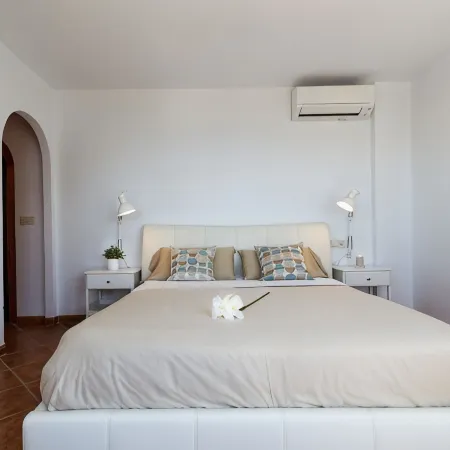 Villa Amani Traditional Spanish Villa with Private Heated Pool and Amazing Views