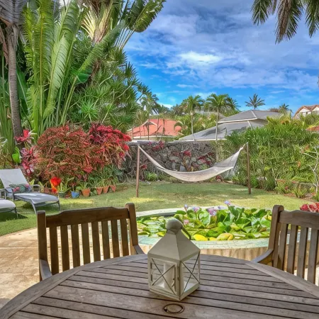 4 BDR, 3 BR, A/C, walk to beaches, restaurants and The Grand Hyatt