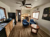 Tiny home with cabin vibes - 2-Star