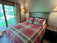 Lola’s Lodge Ski-In/Ski-Out 3 bedroom Lodge near hiking/golf Hotels in Lutsen