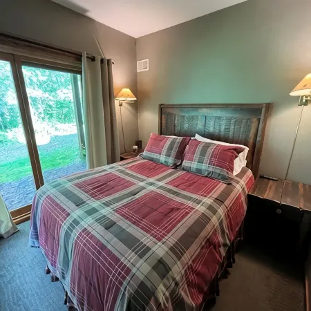 Lola’s Lodge Ski-In/Ski-Out 3 bedroom Lodge near hiking/golf