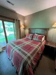 Lola’s Lodge Ski-In/Ski-Out 3 bedroom Lodge near hiking/golf
