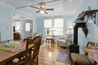 Walk to Downtown Brevard  Pets Welcome Large Fenced Yard Porches Biking Hiking - 3 stjerner
