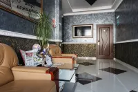 Orange Hotel - parking