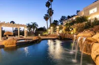 Caesar’s Villa on the Hills of Orange - Villas