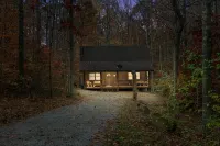Cabin In Hocking Hills! Pet Friendly, Hot Tub, Secluded. - シャレー