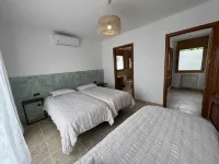 Villa Cabañas with Infinity Pool, Gardens and Barbecue in Calonge, Costa Brava