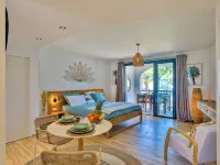 Orient Bay - Alamanda Resort Oceanfront Condo - Homestays
